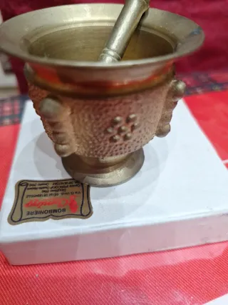 Mortaiolo e pestello in ottone