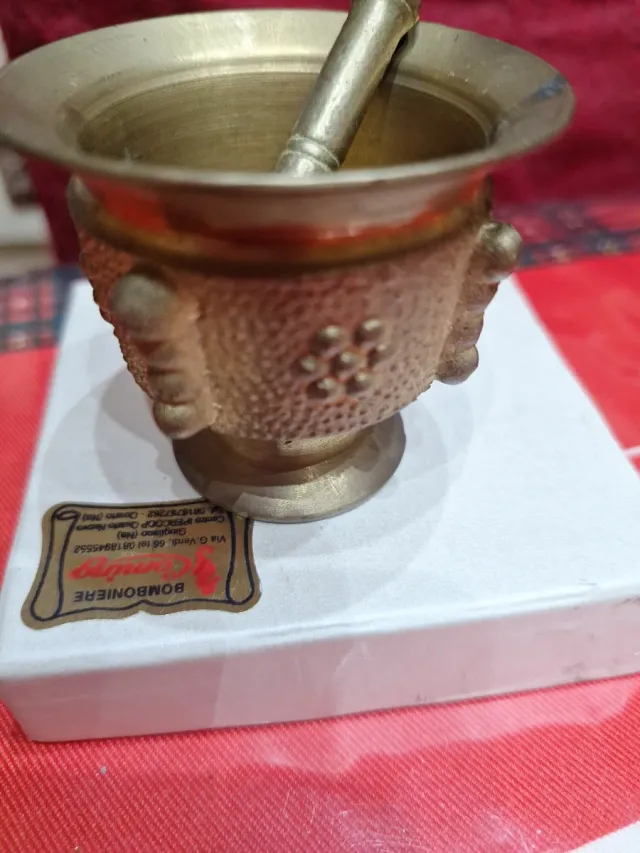 Mortaiolo e pestello in ottone