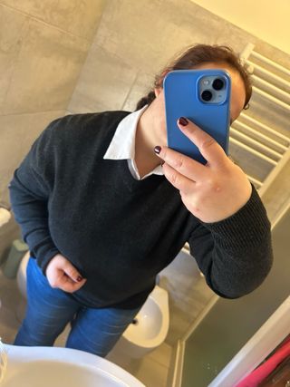 Maglione scollo V nero