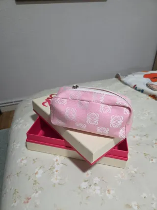 Neceser Loewe rosa monograma