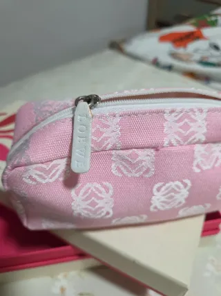Neceser Loewe rosa monograma