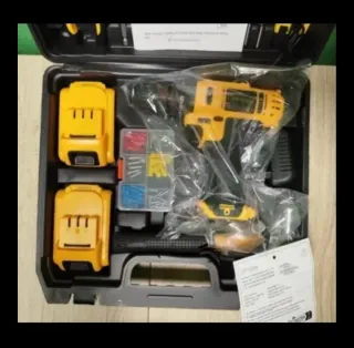 Taladro con maletín, herramientas y 2 baterías