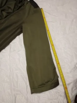 Mono verde militar mujer