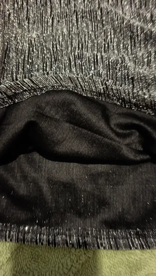 Blusa NEW FEELING plateada y negra