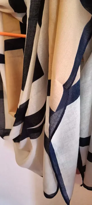 Pañuelo foulard beige y negro