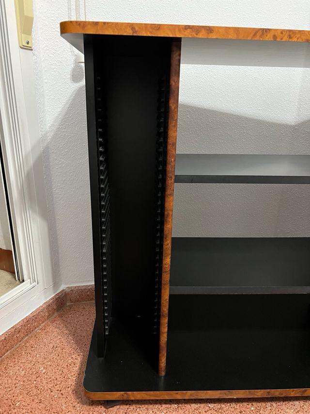 Mueble TV negro y marrón