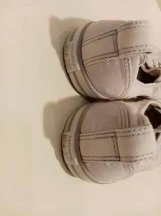 Converse Beige y Blancas