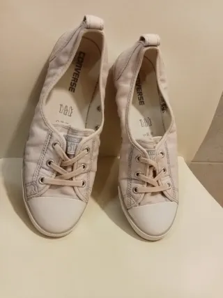 Converse Beige y Blancas