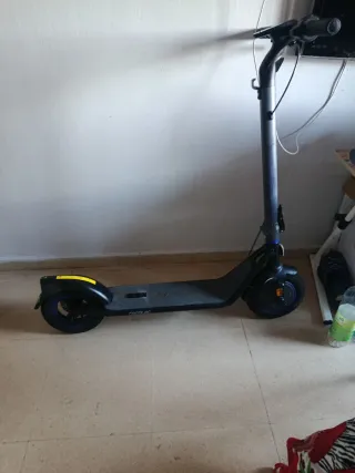 Patinete Eléctrico Negro nuevo con su caja