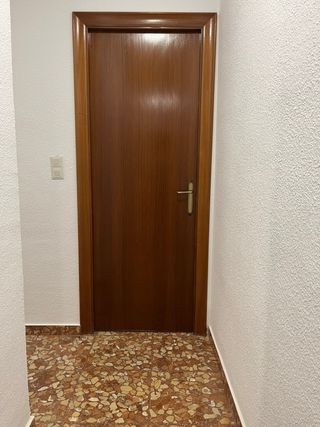 Puerta de madera interior