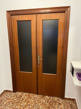 Puerta de madera interior