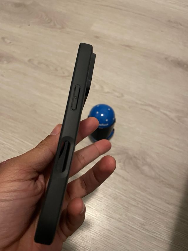 Funda iPhone 17 Pro Alcántara Negra