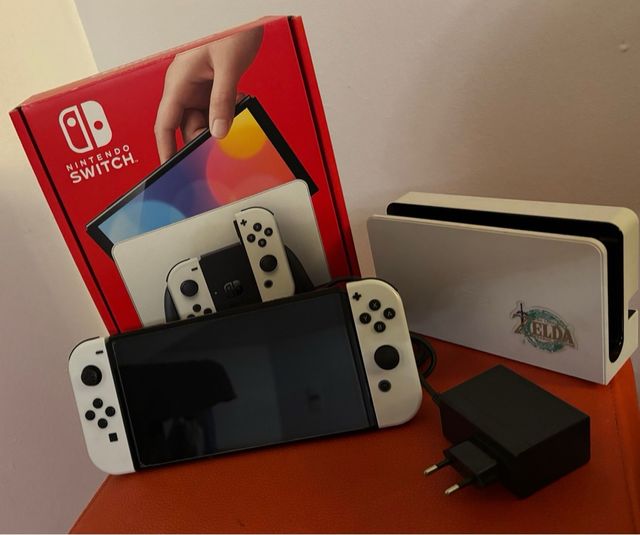 Nintendo Switch OLED Blanca y Negra