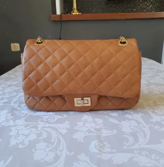 Bolso acolchado color Camel