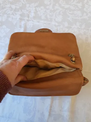 Bolso acolchado color Camel