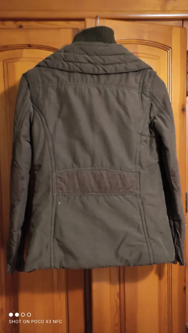 Chaqueta marrón acolchada