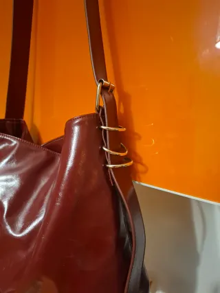 Bolso de hombro granate Stradivarius
