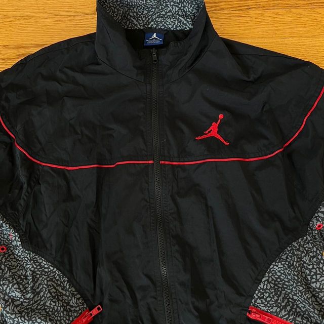 Chaqueta Jordan Negra y Roja