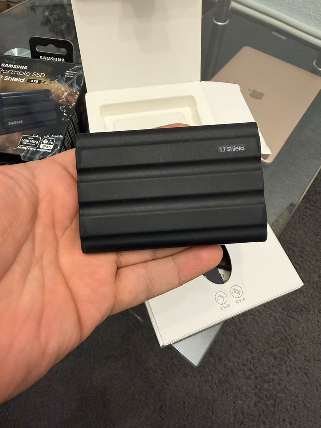 Samsung T7 Shield SSD 4TB Portátil