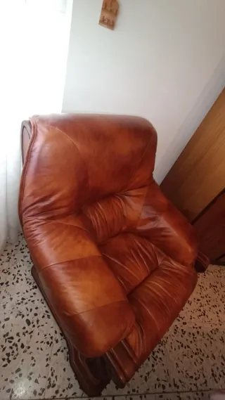 Sillón piel y madera maciza