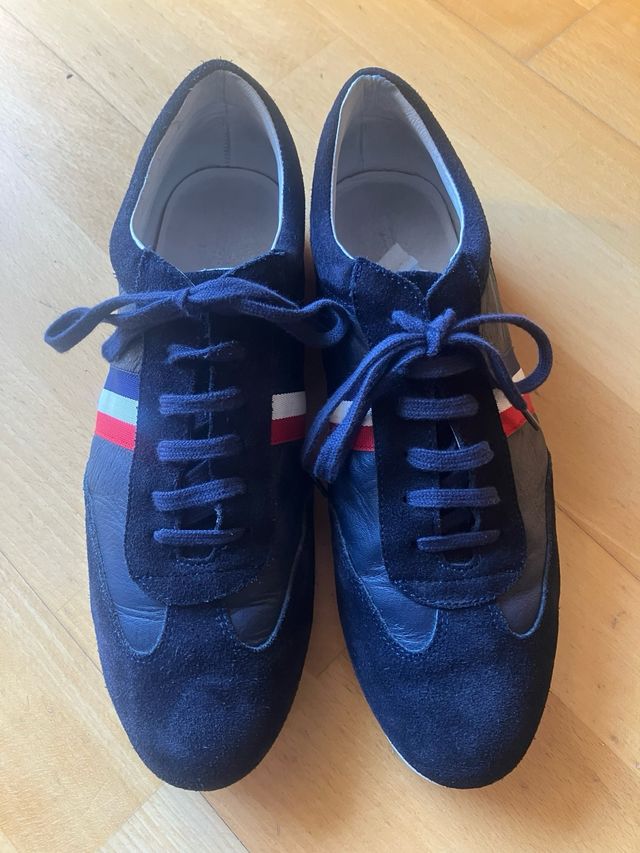 1 Puesta Zapatillas Deportivas Purificación García