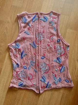 Top elegante Noly Fuentes bordado lentejuelas