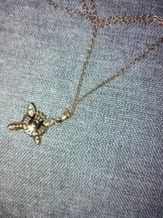 Collar con colgante de oro y plata