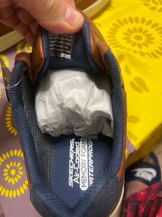 Zapatillas Skechers 100% Waterproof Marrones y oro