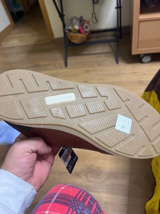 Zapatillas Skechers 100% Waterproof Marrones y oro