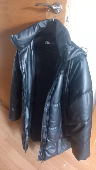 Abrigo acolchado polipiel ZARA