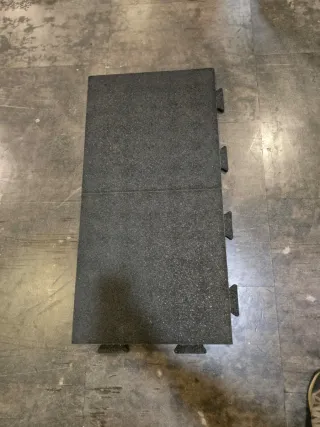 LOSETAS DE CAUCHO SUELO DE GIMNASIO SUELO PARQUES