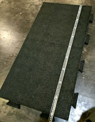 LOSETAS DE CAUCHO SUELO DE GIMNASIO SUELO PARQUES