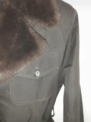 Parka impermeable XL con cuello de pelo