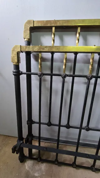 Cabecero cama antigua hierro forjado negro y dorad