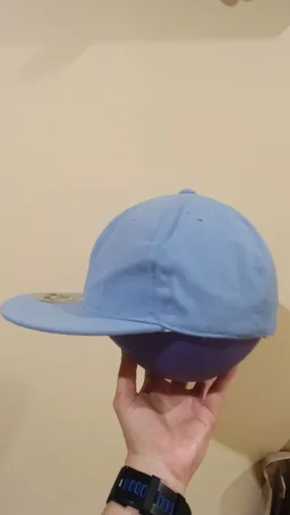 Gorra visera plana azul