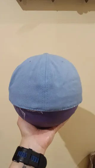 Gorra visera plana azul