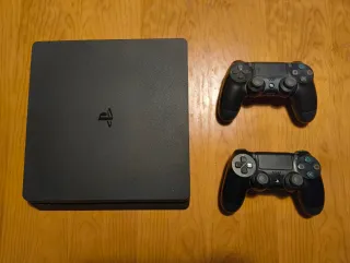 PS4 Slim 1TB + 2 Mandos