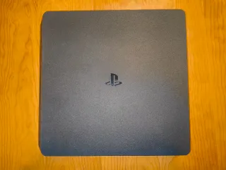 PS4 Slim 1TB + 2 Mandos