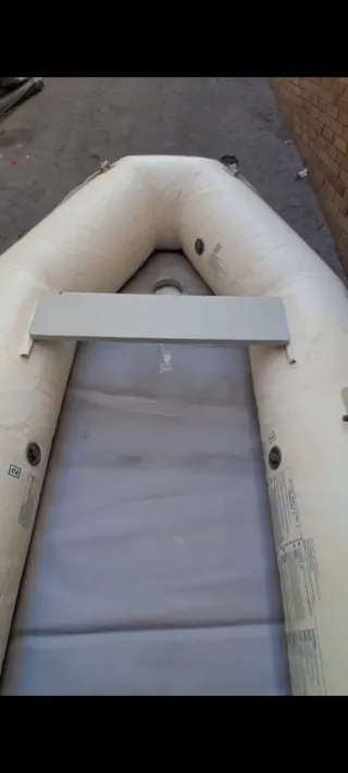 Barca hinchable Zray 400 Series SIN MOTOR