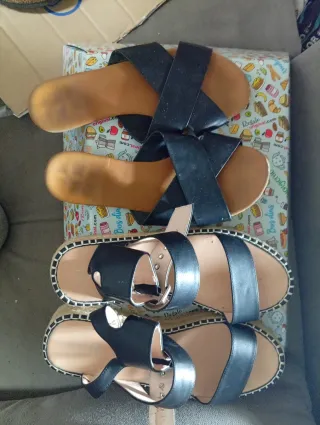 Sandalias 2Marrones y 2Negras