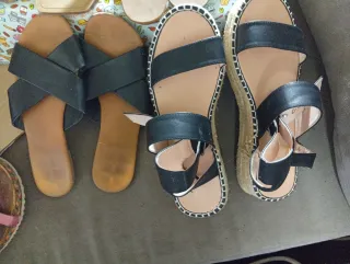 Sandalias 2Marrones y 2Negras