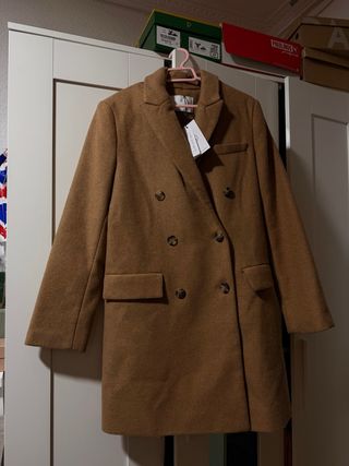 Abrigo Stradivarius Camel