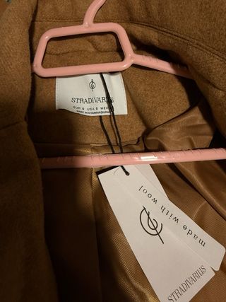 Abrigo Stradivarius Camel