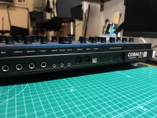 Sintetizador Modal Cobalt 8 + DeckSaver + presets