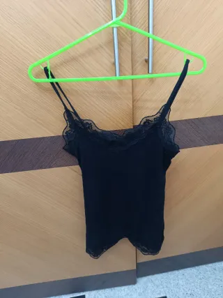 Camiseta tirantes encaje