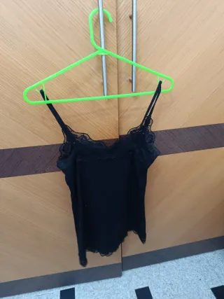 Camiseta tirantes encaje