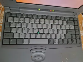 Toshiba ordenador portatil 100CS / 528 vintage.