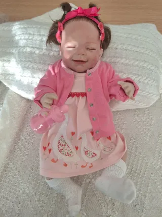 Bambola realistica completamente in vinile