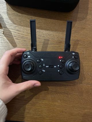 Dron negro sin usar