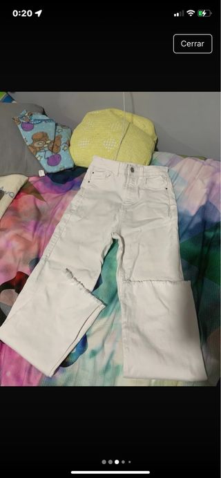 Pantalones vaqueros blancos acampanados